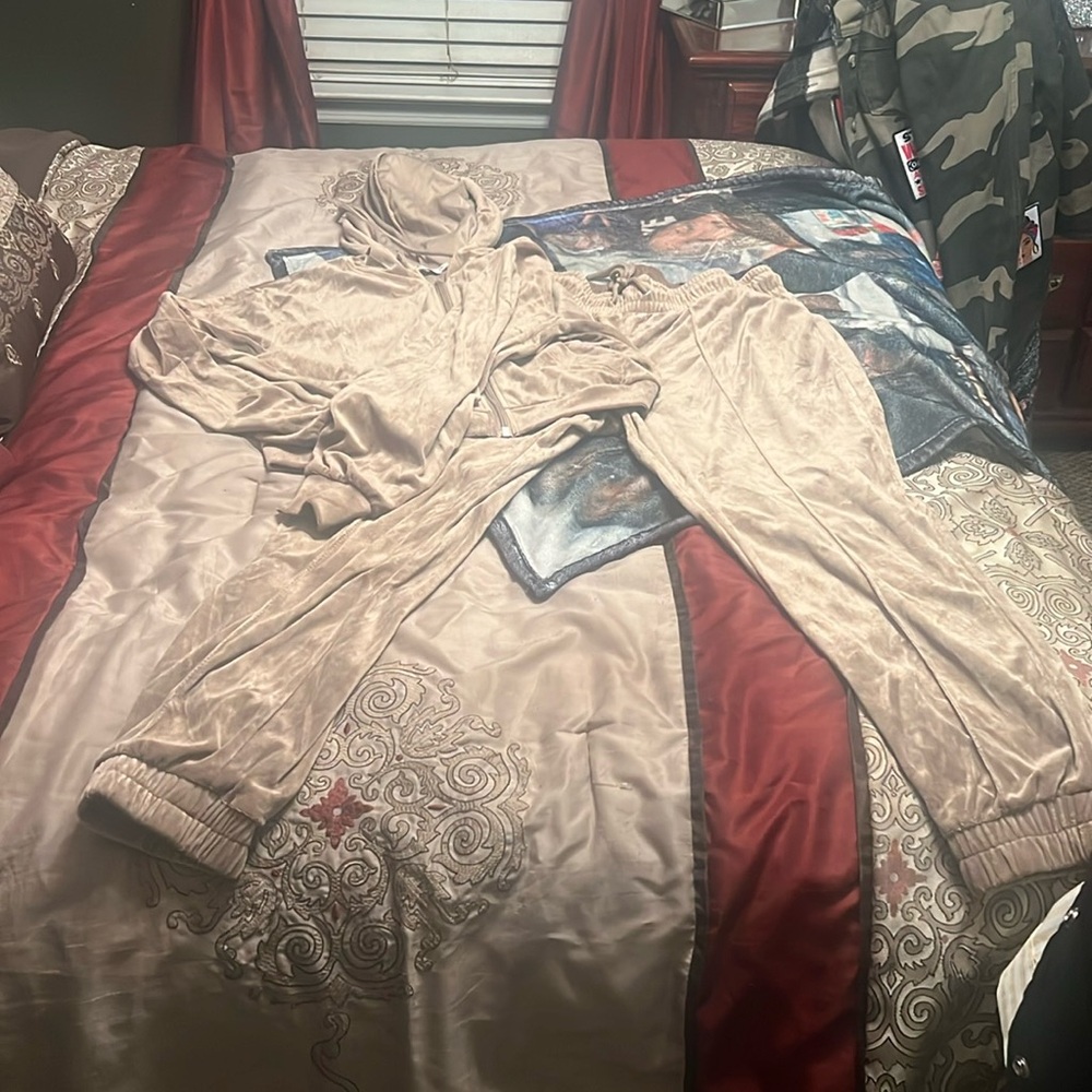 Zoe taupe velour jogging suit size large